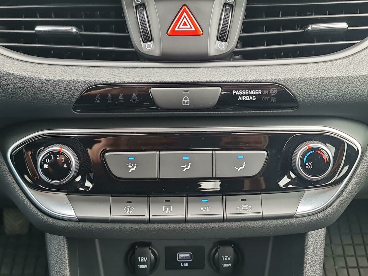 Hyundai i30 - zdjęcie 19