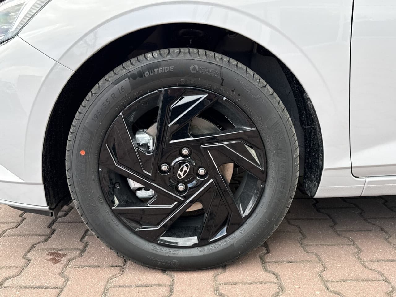 Hyundai i20 - zdjęcie 19