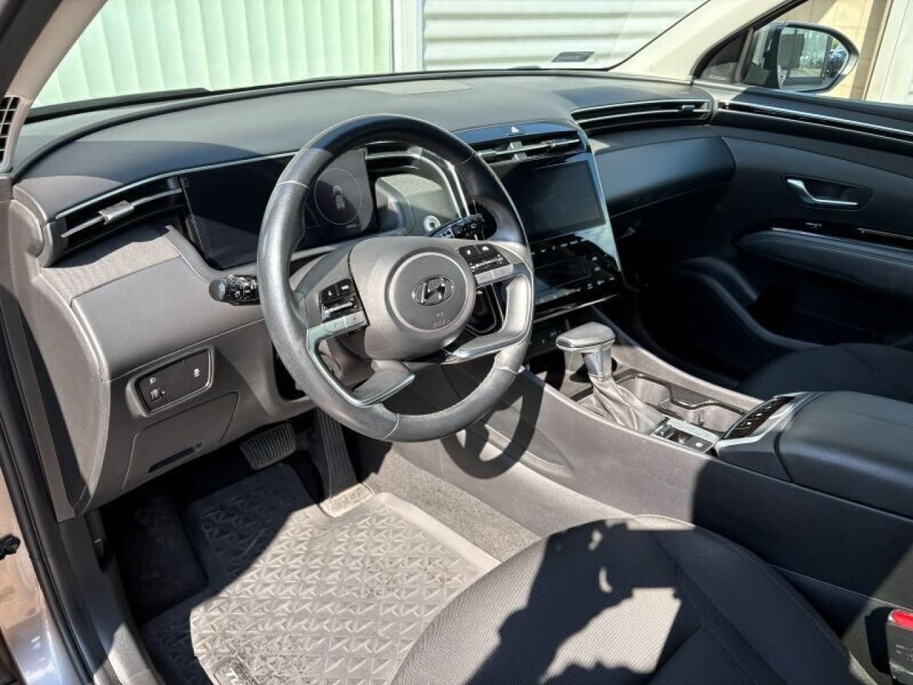 Hyundai Tucson - zdjęcie 7